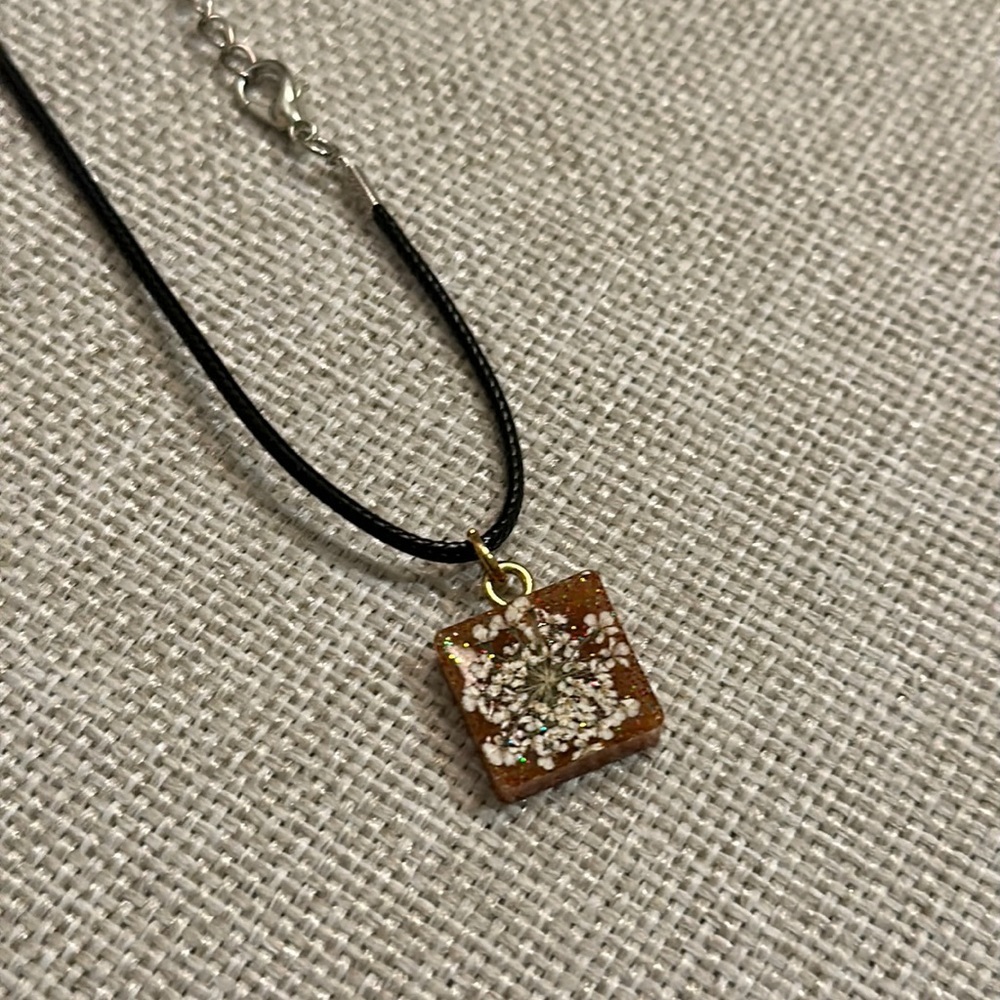 Handmade • Necklace w/Pressed Flowers • NEW!